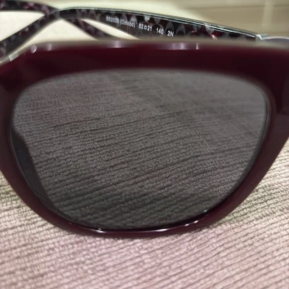 Coach sunglasses. Progressive lenses. No scratches or damage. Oxblood color. - Picture 6 of 8